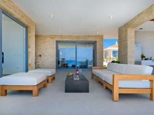 Villa 5 Luxury Seaview Villa Plant 1 with pool by Interhome