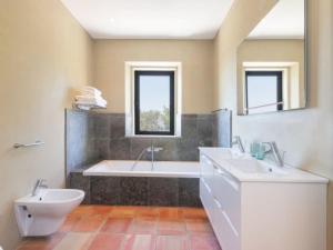 Holiday Home Casa Velha- Pool & Ocean View by Interhome