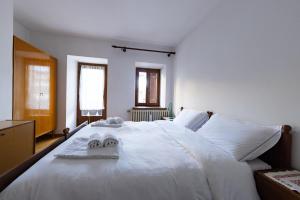 Dolomites view, private parking and terrace!