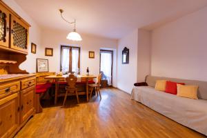 Dolomites view, private parking and terrace!