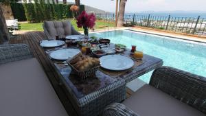 Mira luxury villa