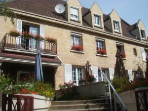 Hotels Logis Hotel-Restaurant Les Airelles : photos des chambres