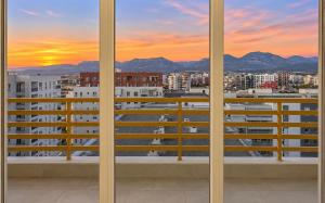 Luxury Top- Floor Apartment with Panoramic View - Tirana