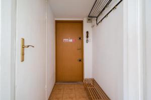Ochota Standard Apartment by BookingHost