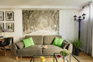 Warsaw Centrum Grzybowska Park Mirowski Stylish Apartment Park Views by PolandBnB