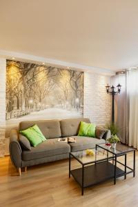 Warsaw Centrum Grzybowska Park Mirowski Stylish Apartment Park Views by PolandBnB