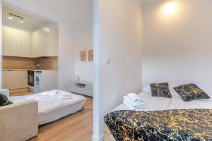 Urban Nest Chic Studio by BookingHost