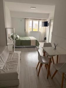 Check and Home - Plaza Mitre I - 3 Huéspedes