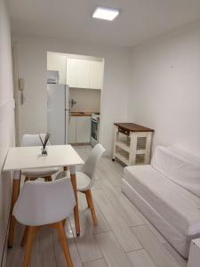Check and Home - Plaza Mitre I - 3 Huéspedes