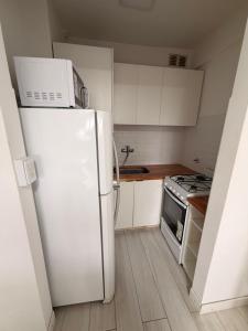 Check and Home - Plaza Mitre I - 3 Huéspedes