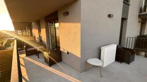 Bright & Spacious Apartment Near City & Nature