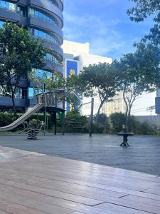 A Cozy 1BR 40sqm in Mandaluyong with City View