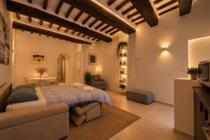Elce Studio - Historic Beams & Modern Design