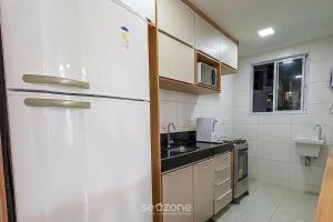 Apto. em Cond. c Piscina e Vista Cid. PAB0506