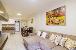 Apto. c churrasq. a 50m da Praia EGU0502