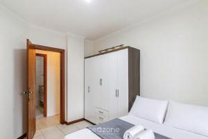 Apto. c churrasq. a 50m da Praia EGU0502