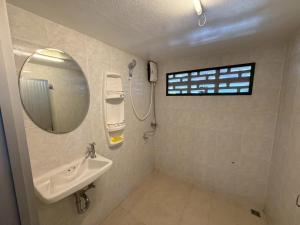 Family Home 3 Bedroom near Nai Harn Beach & Lake