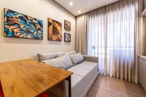 Apartment with Pool and Rooftop Near the Subway