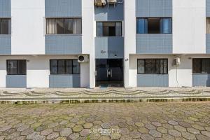 Apto Quadra Mar a 100m da Praia IVG0011