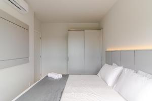 Apto. c churrasq. em Cond. c Piscina LAV0302