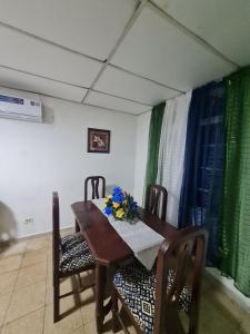 Casa Excelente con el Metro en Frente Cerca a aeropuerto de Tocumen