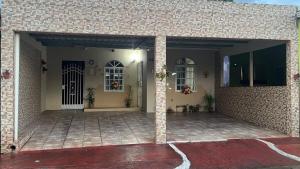 Casa Excelente con el Metro en Frente Cerca a aeropuerto de Tocumen