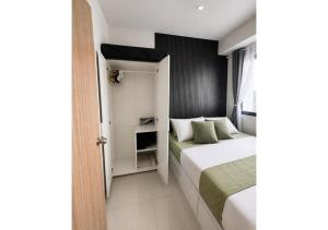 TSLs 1BR Balcony Suites near MOA & NAIA