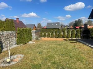 Comfortable holiday cottages right by the lake
