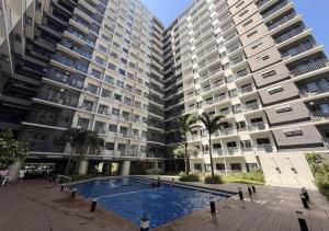 TSLs 1BR Balcony Suites near MOA & NAIA