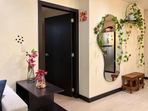 Cosmo Suite La Carolina Park, Pool & Parking