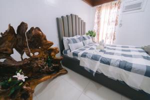 RoyalCrest Oasis-2BR Pool, Garden & City view