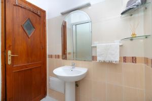 2 bedrooms appartment with pool in gueliz