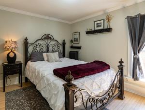 The Porch Boutique Sleeps 6 adults plus children