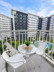 Bnew Cozy 2BR Condotel with Netflix & Balcony
