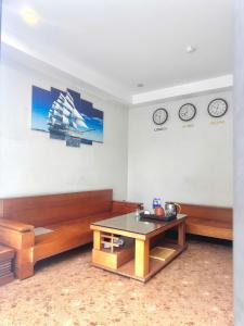 303 Aurora Hotel Hùng Thắng