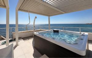 4 Bedroom Awesome Home In Avola