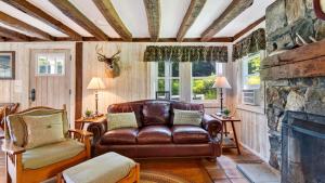 East Mt Cabin by AvantStay