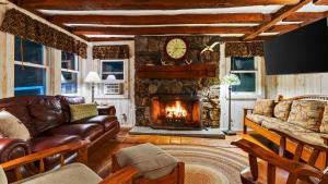 East Mt Cabin by AvantStay