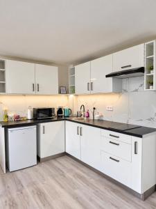Veronika Apartments