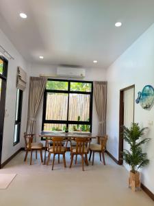Octopus Villa - 3BR Private Pool - Center of Koh Phangan