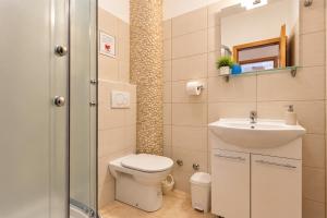 Villa VEDORNA - big wellness house near beach, pool, wellness room with jacuzzi & sauna, game room, table tennis, playground & bbq, Pomer, Istria