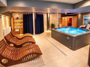 Villa VEDORNA - big wellness house near beach, pool, wellness room with jacuzzi & sauna, game room, table tennis, playground & bbq, Pomer, Istria