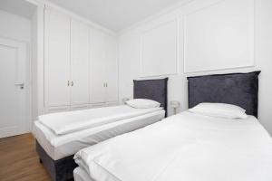 Spacious Apartment with 2 Bedrooms by Noclegi Renters