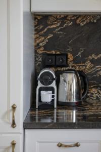 Spacious Apartment with 2 Bedrooms by Noclegi Renters
