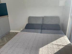 Levaro apart