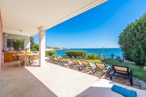 Cubos Beachfront Villa Khayyam