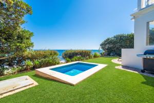 Cubos Beachfront Villa Khayyam