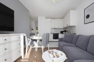 Modern Apartment with Desk and Balcony by Noclegi Renters