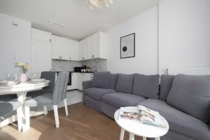 Modern Apartment with Desk and Balcony by Noclegi Renters
