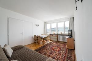 Wola Ratusz Standard Apartment by BookingHost